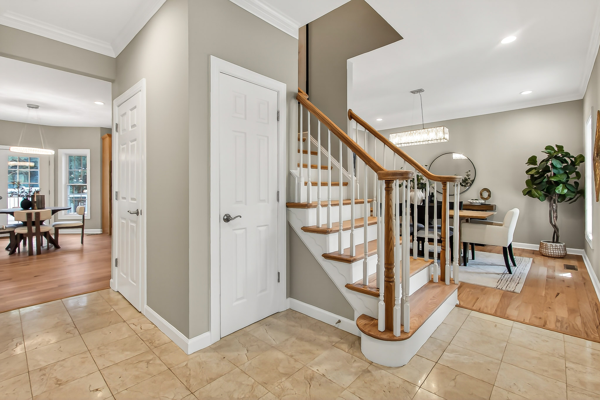 909 19th St S — listing photo